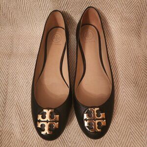 LIKE NEW Tory Burch Black and Gold Ballet Flats 8.5